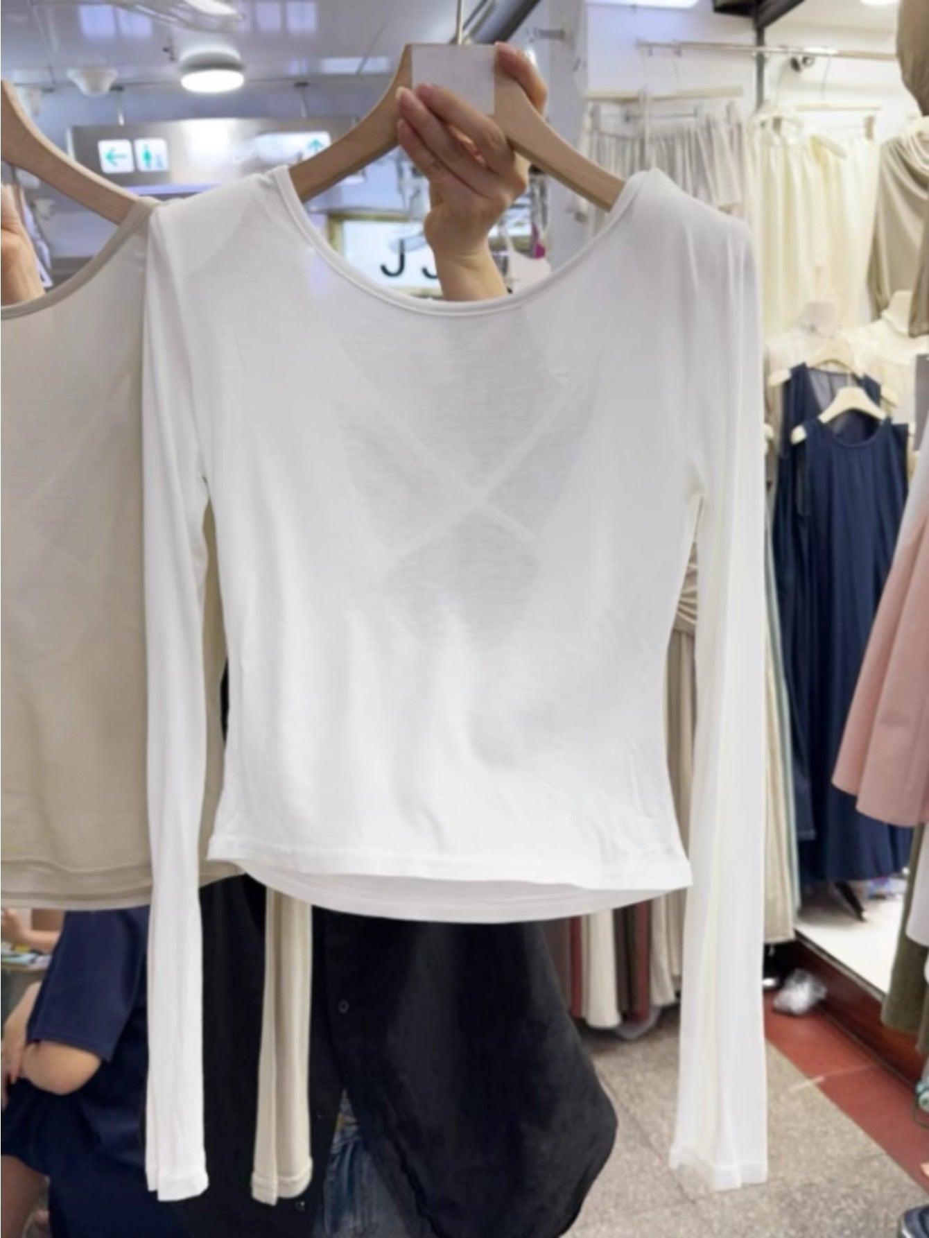 2024 summer new Korean version of sexy and thin hollow design round neck T-shirt thin sunscreen shirt top women