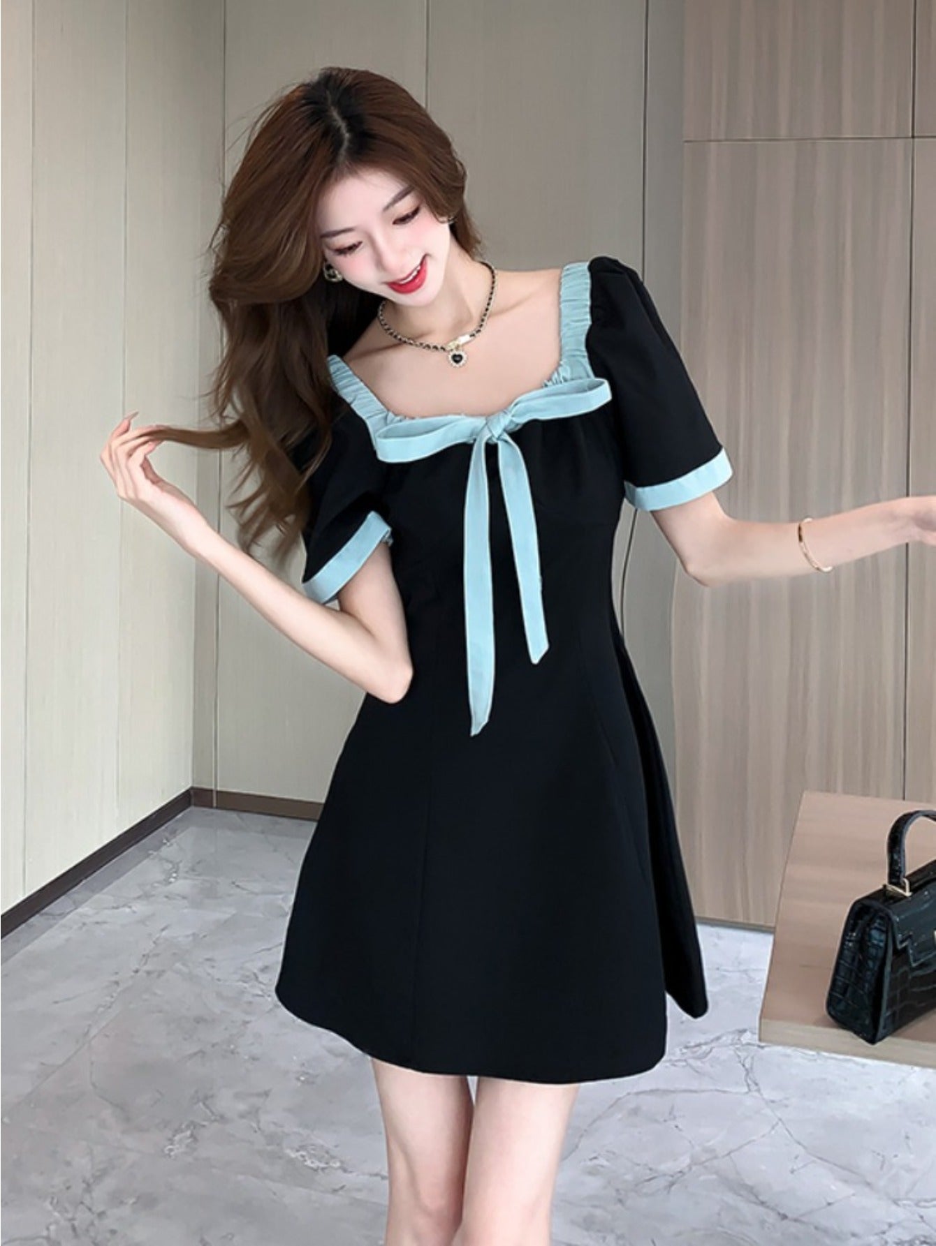 Color matching square neck dress women's 2024 summer new Hepburn style waist thin medium and long A-shaped skirt