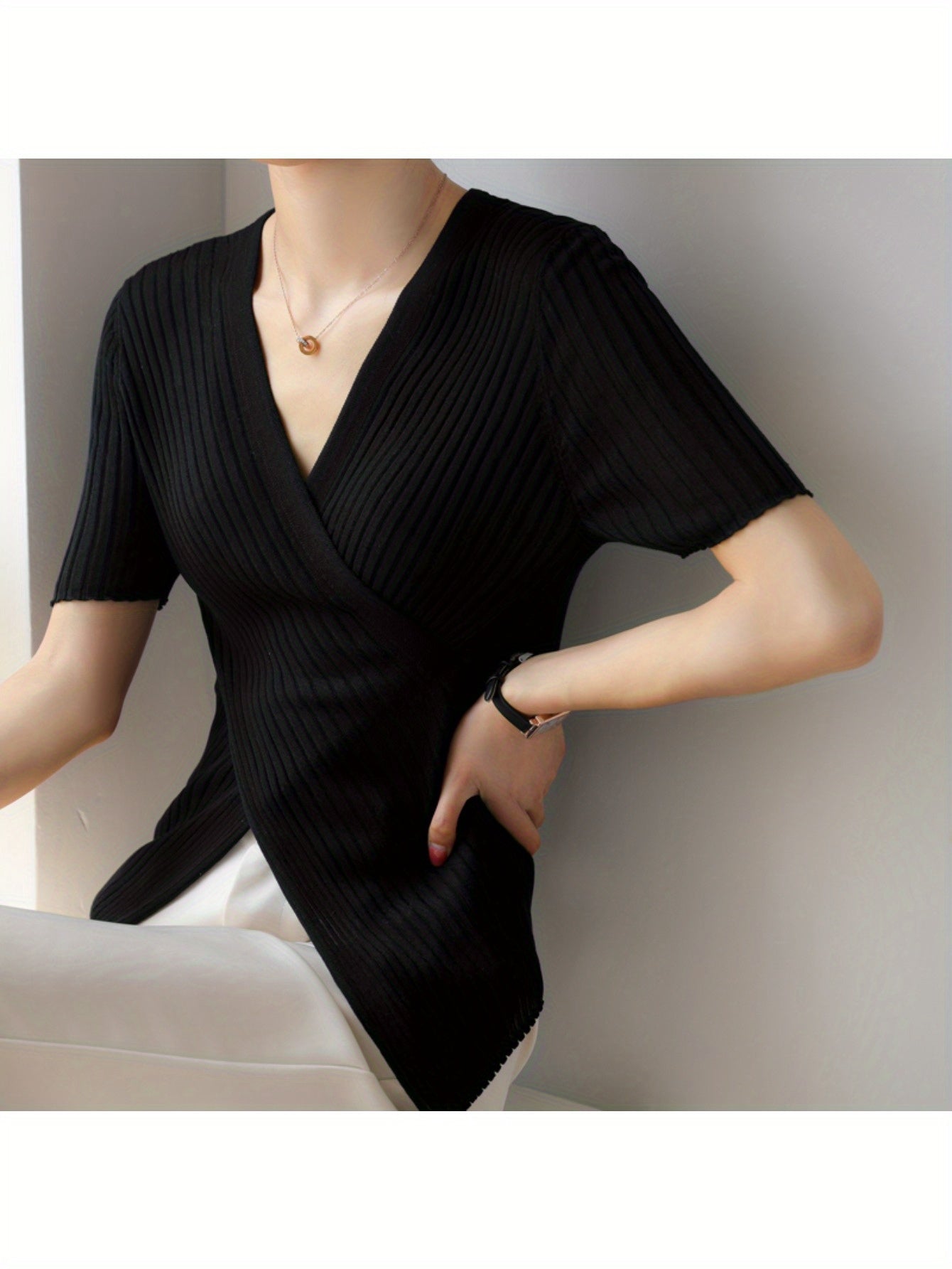 Design sense niche ice silk short-sleeved T-shirt women's summer thin black V-neck high-end sense knitted irregular cross top