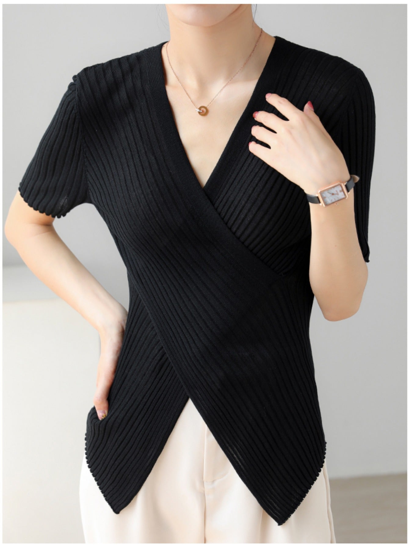 Design sense niche ice silk short-sleeved T-shirt women's summer thin black V-neck high-end sense knitted irregular cross top