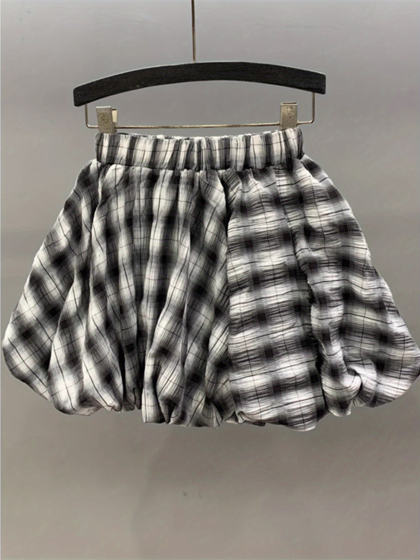 Design sense niche high waist thin fluffy bud culottes plaid skirt women's summer 2024 new short skirt