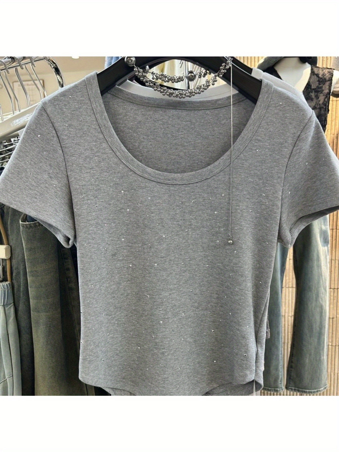 Summer 2024 new elastic short-sleeved T-shirt U-neck heavy industry diamond slim and thin hem curved short women's top