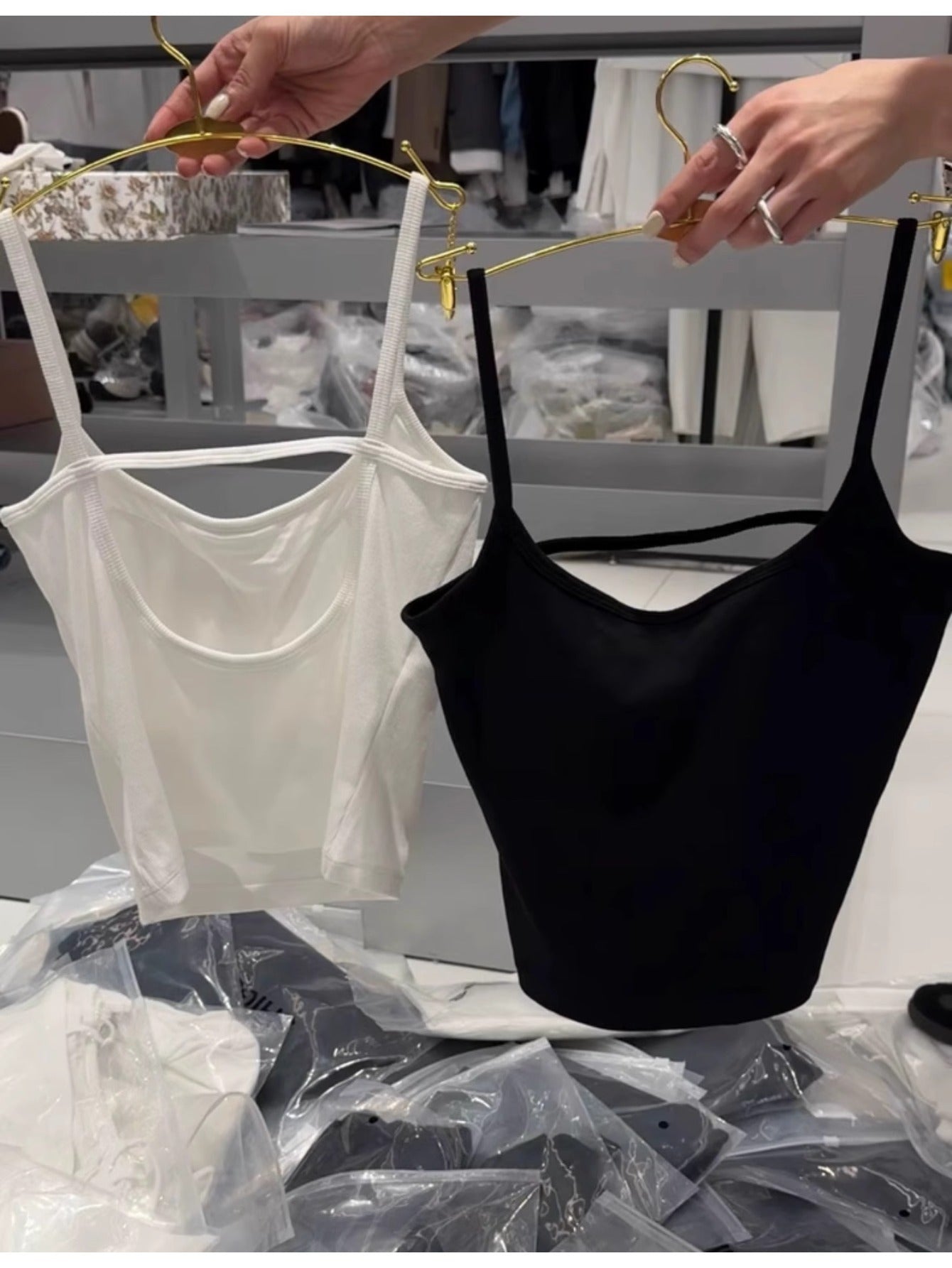 2024 summer fashionable and elegant back bra small suspender hollow back tube top black