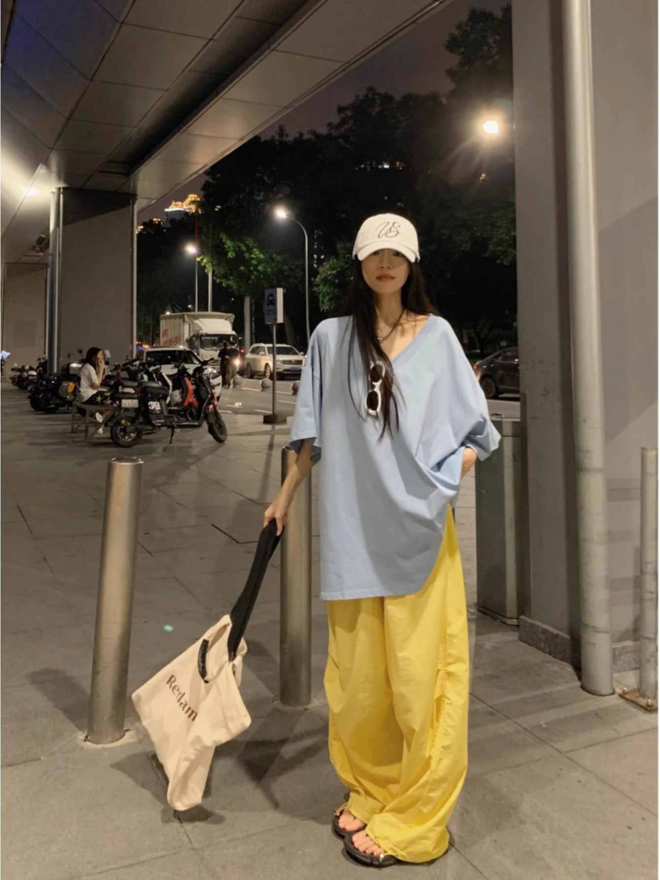 Lazy wind loose oversize short-sleeved T-shirt women's summer 2024 new casual solid color V-neck medium and long top