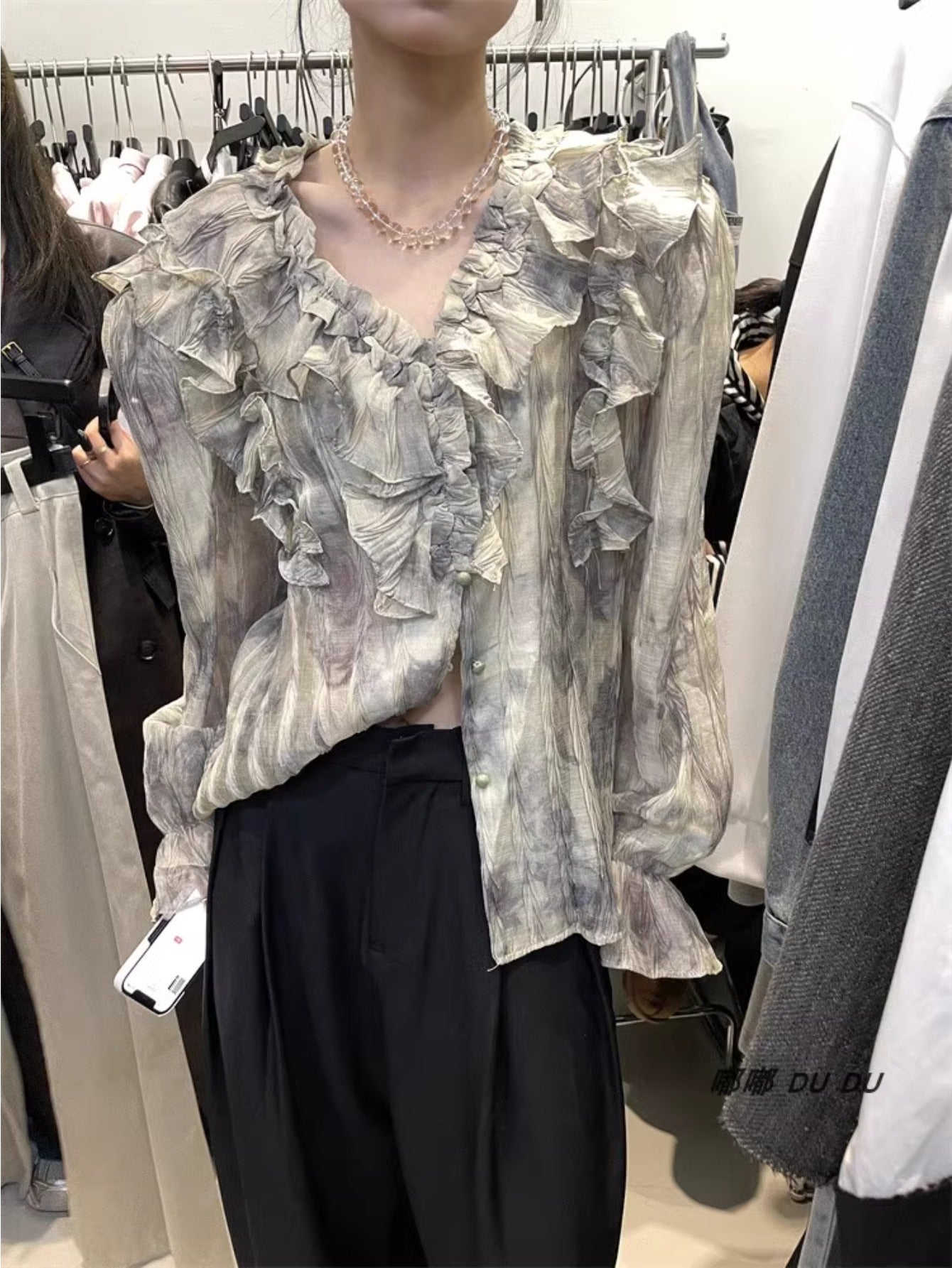 Shirt 2024 new women's spring European station retro design ruffle V-neck smudged long-sleeved chic shirt