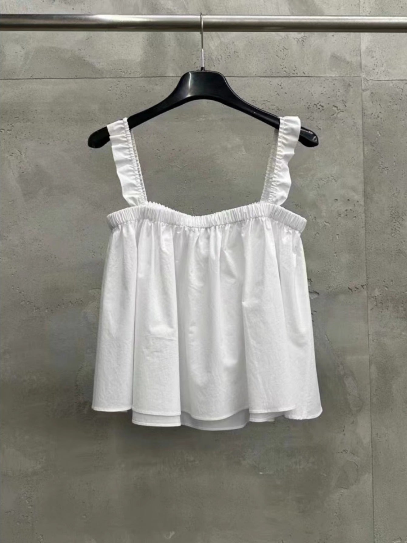 2024 summer new women's mute versatile fashion age-reducing pleated fungus edge sling vest