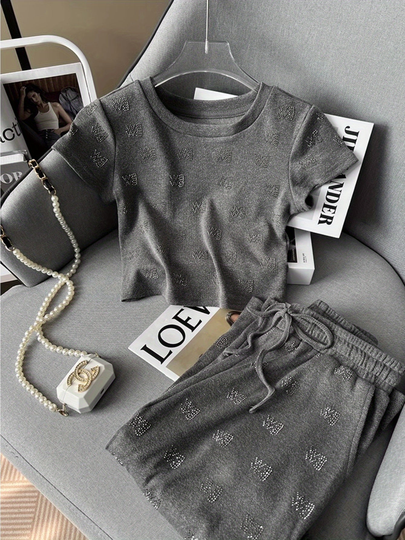 2024 summer new models, small people wear a complete set of short tops, short-sleeved T-shirts, casual pants, and two-piece suit for women.