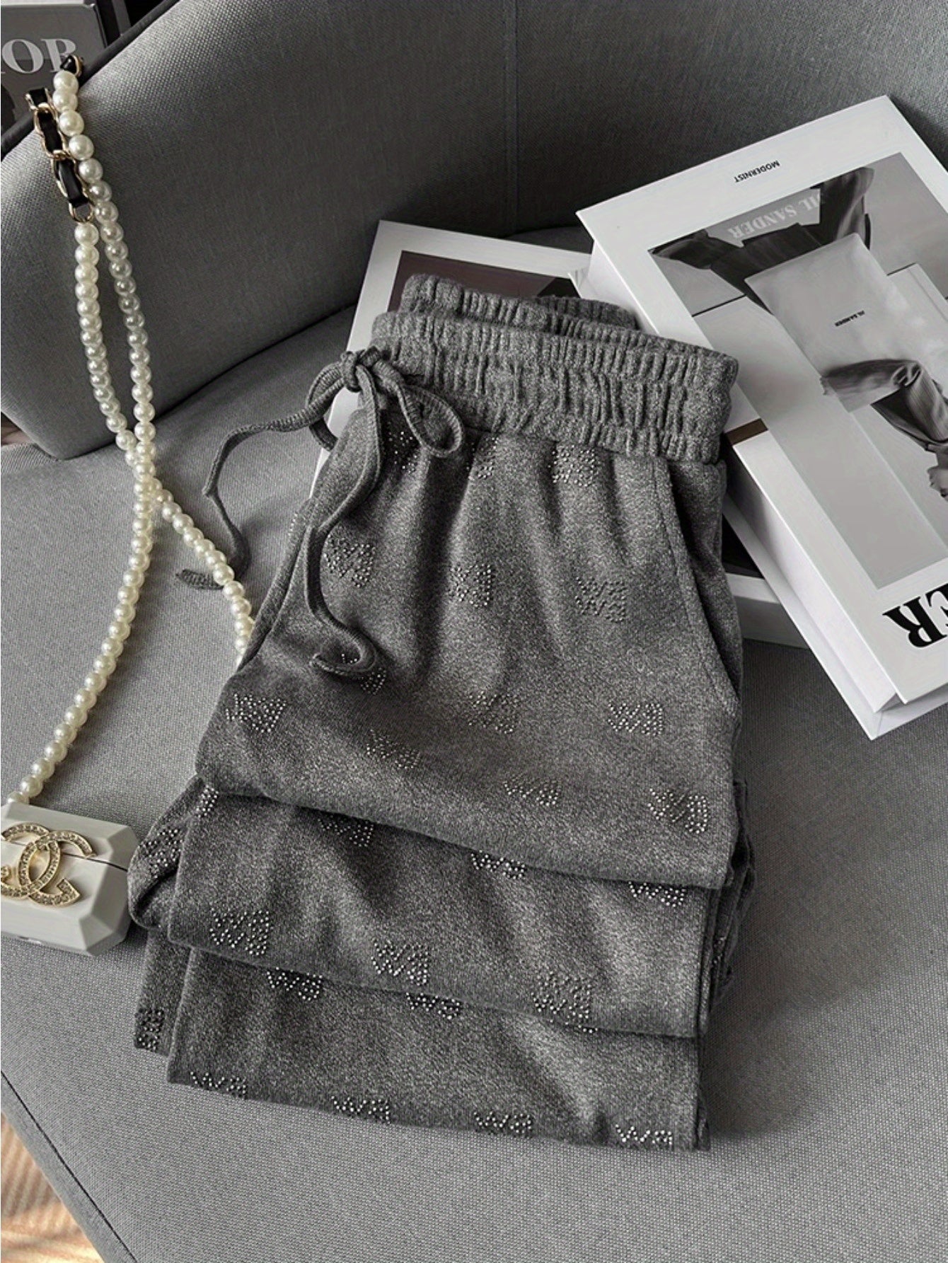 2024 summer new models, small people wear a complete set of short tops, short-sleeved T-shirts, casual pants, and two-piece suit for women.