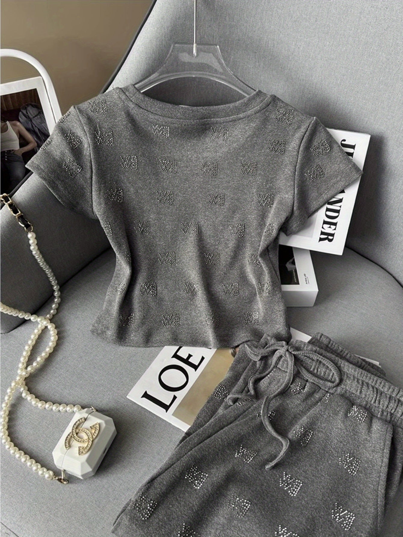 2024 summer new models, small people wear a complete set of short tops, short-sleeved T-shirts, casual pants, and two-piece suit for women.