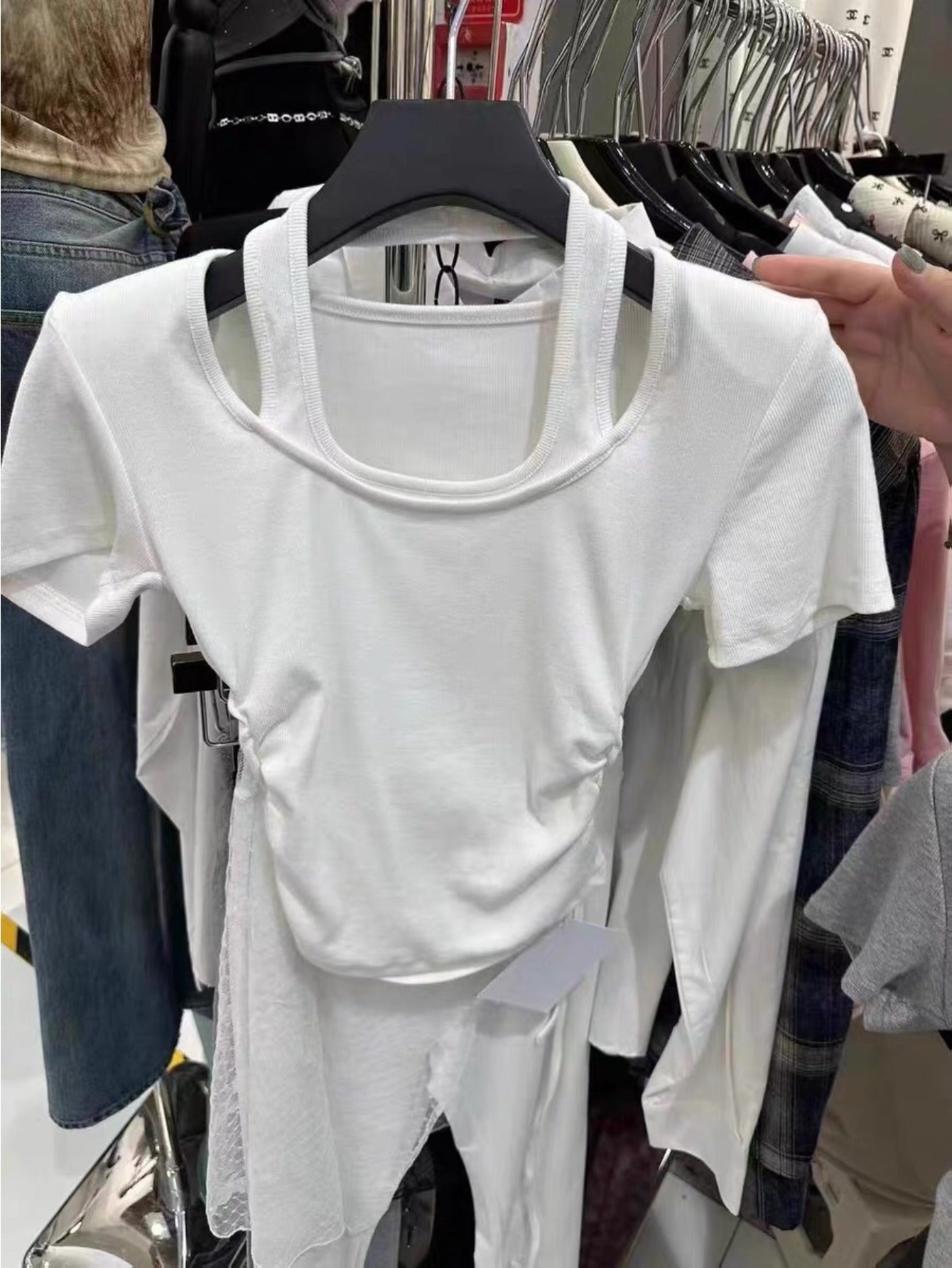 Dongdaemun 2024 summer new Korean version short-sleeved T-shirt women's design sense fake two pieces neck slim and thin top