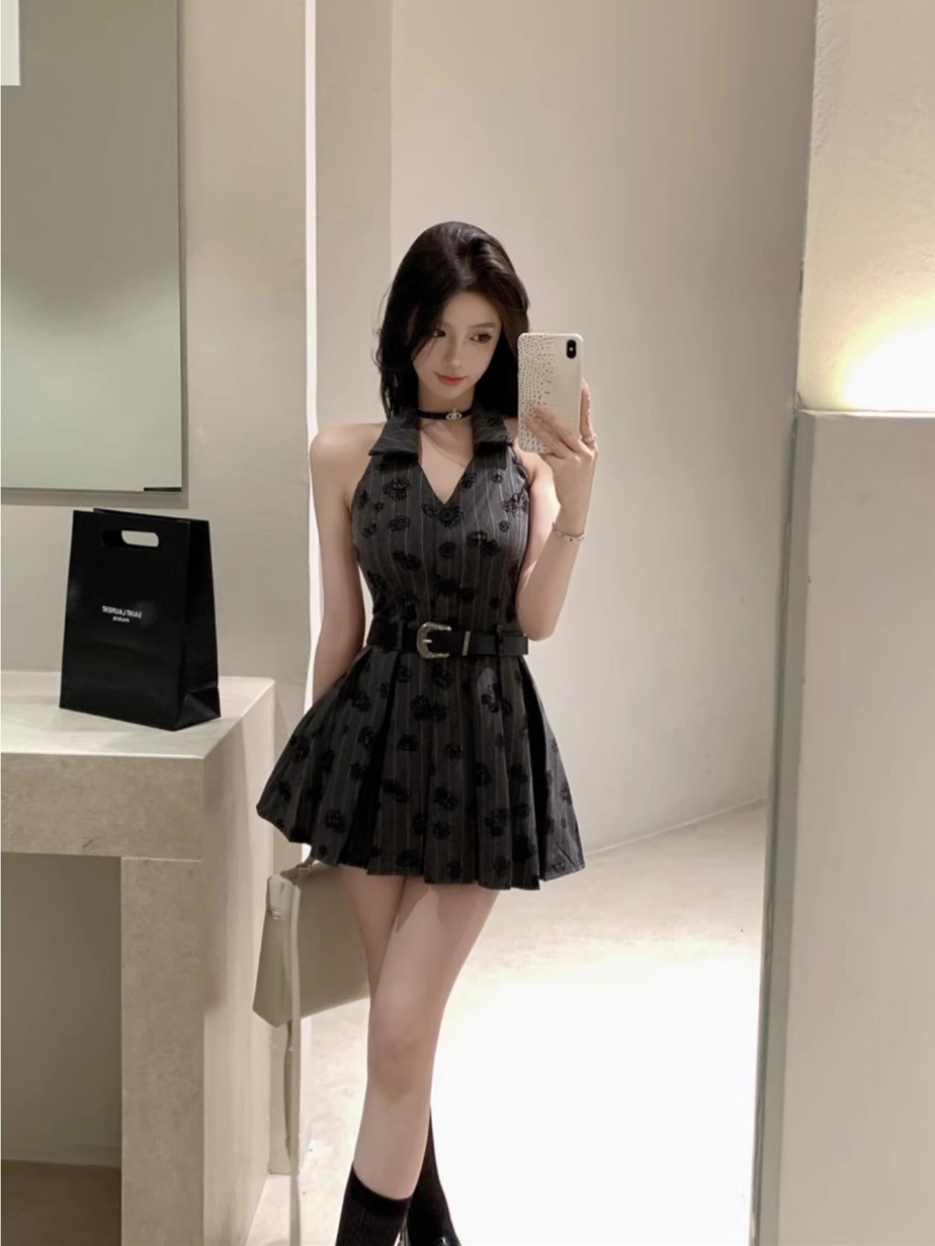 Rose embroidered neck dress women's summer v-neck sleeveless skirt Spice girl sexy temperament a word pleated short skirt