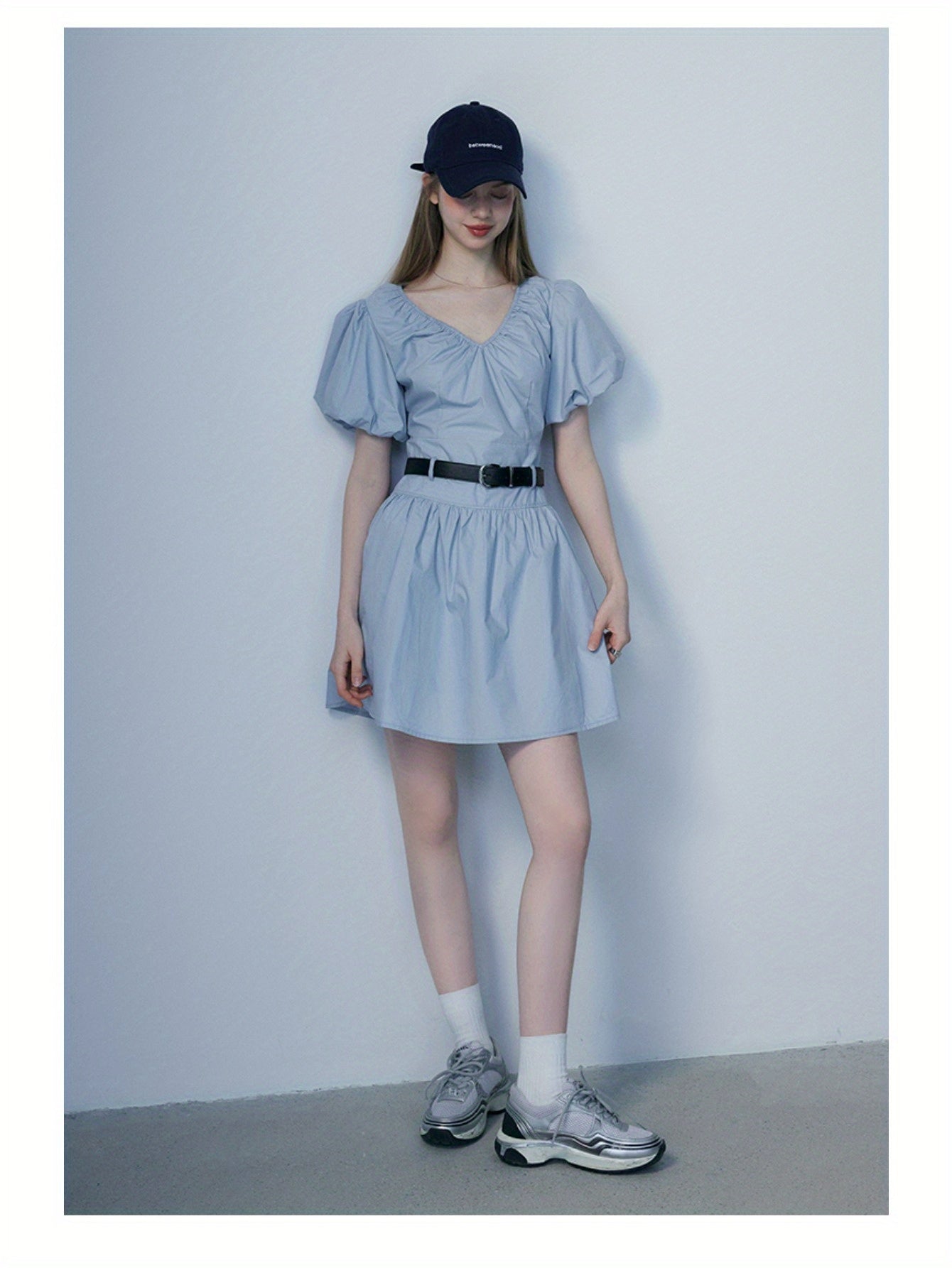 Bubble sleeve V-neck dress women's new waist slim and thin pleated solid color skirt